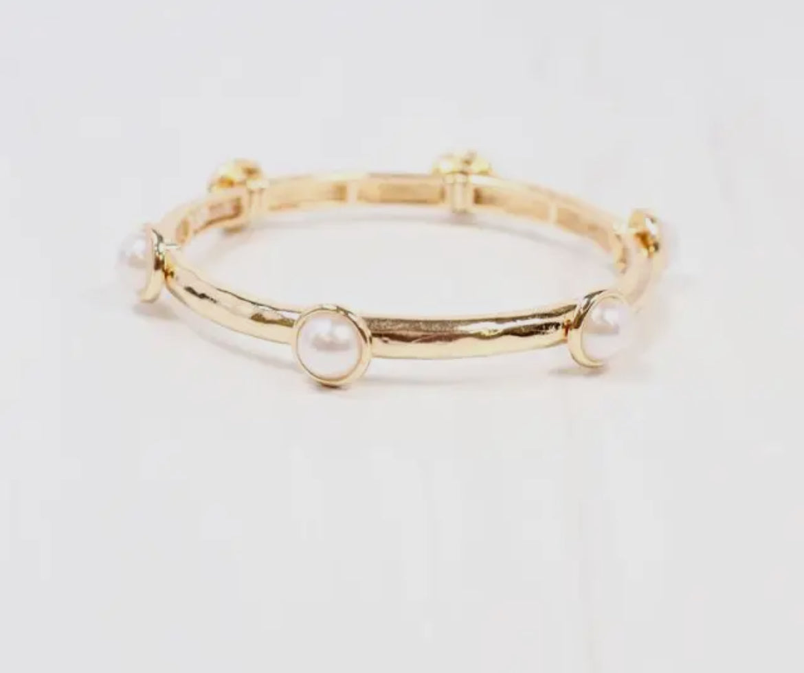 Stretch Pearl Bracelet