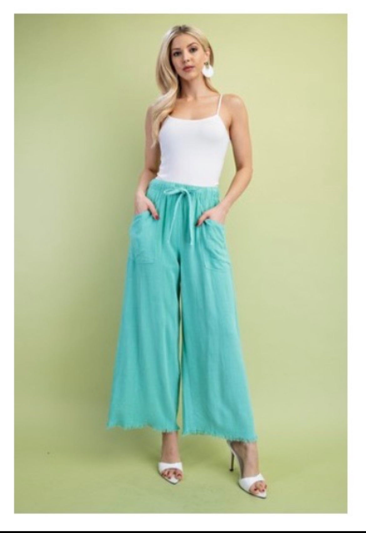 Frayed Crop Pants