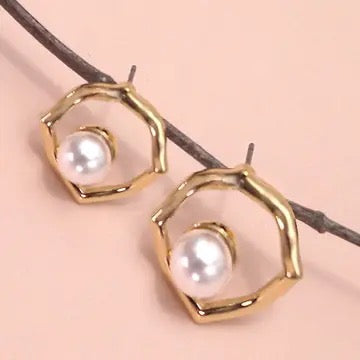 Pearl Gold Studs