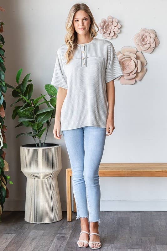 SHORT SLEEVE 2 TONE URBAN RIB BUTTON UP TOP