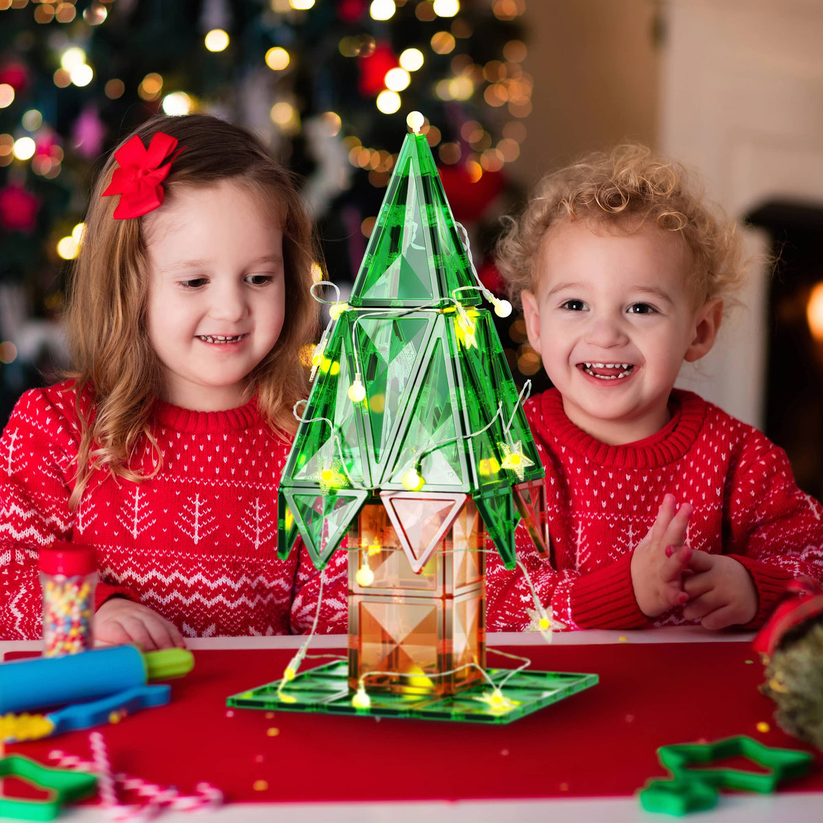 PicassoTiles 106pc Holiday Tree Magnetic Tile Building Set