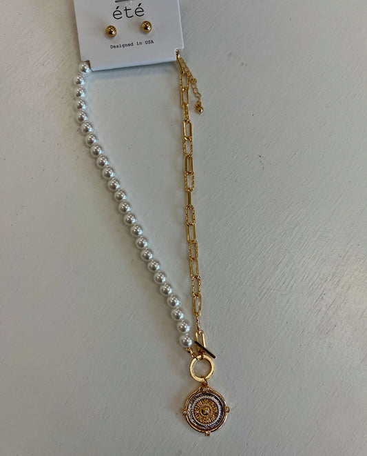 Gold Chain & Pearl Necklace