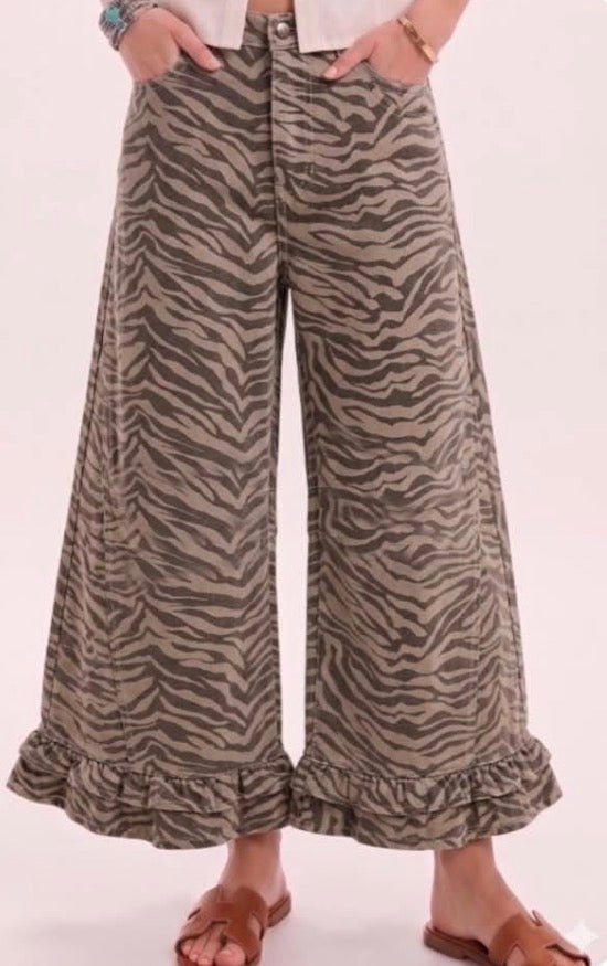 Ruffle Bottom Denim Pants