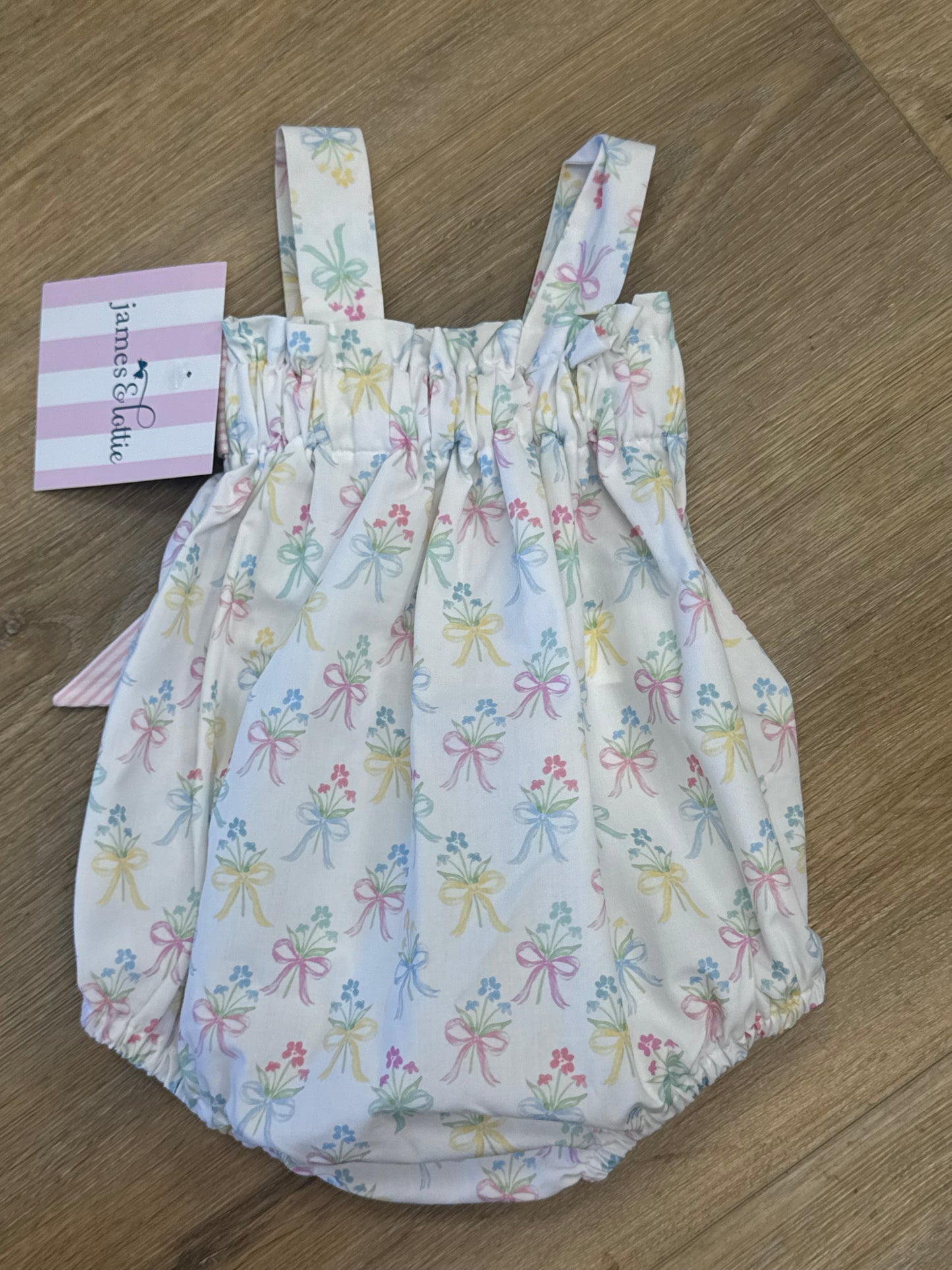 Bouquets & Bows Millie Bubble